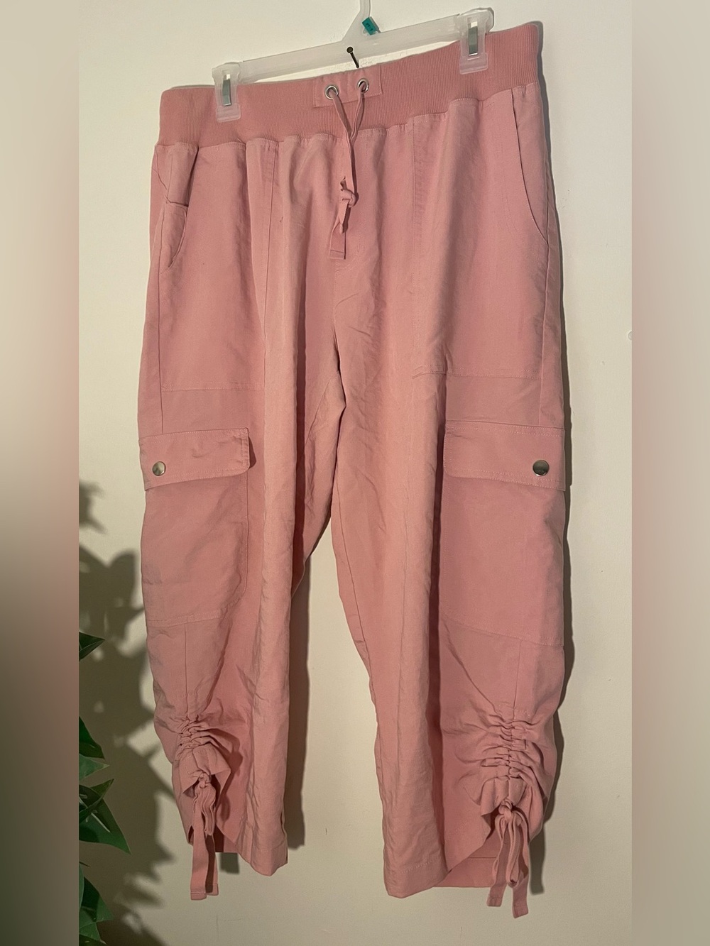 Cropped Cargo Jogger Pants — Dusty Rose